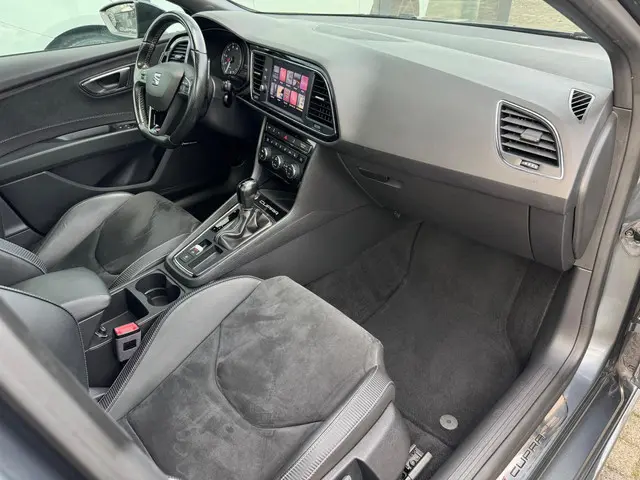 SEAT Leon 2.0 TSI CUPRA 300 Pano. camera 2017 Benzine 20