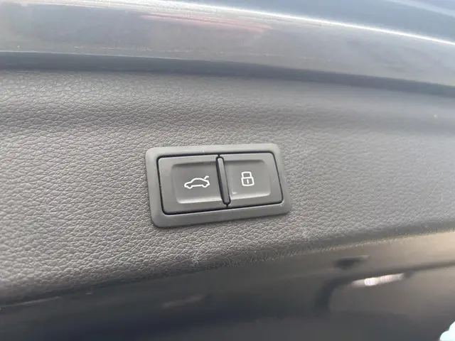 Audi Q3 45 TFSI e S edition 2022 Hybride Benzine 29