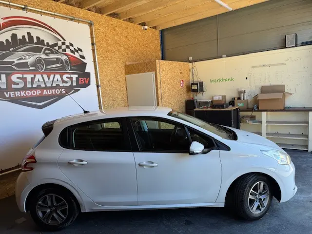 Peugeot 208 1.2 VTi Active 2012 Benzine 2