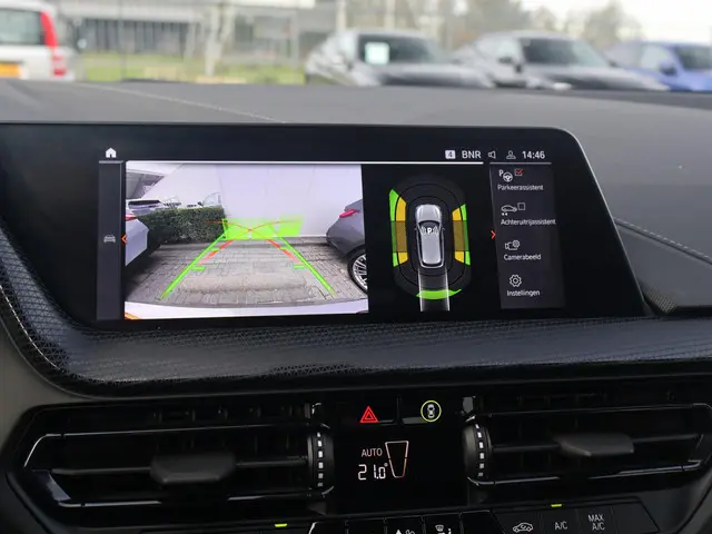 BMW 1 Serie 118i Introduction Edition 2023 Benzine 29