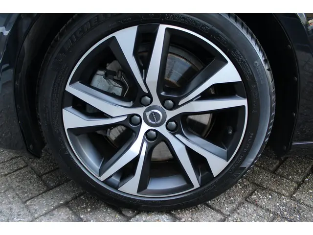 Volvo S60 2.0 B5 R-Design/pano/leer 2021 Hybride Benzine 11