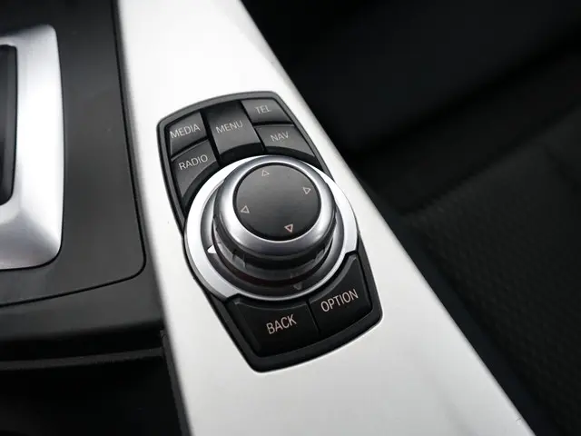 BMW 3 Serie 320i M Sport High Exe Aut- 2012 Benzine 14