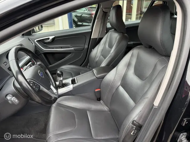 Volvo V60 1.6 T3 Momentum 2015 Benzine 10