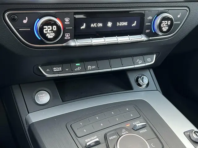 Audi Q5 50 TFSI e quattro S edition 2021 Hybride Benzine 8