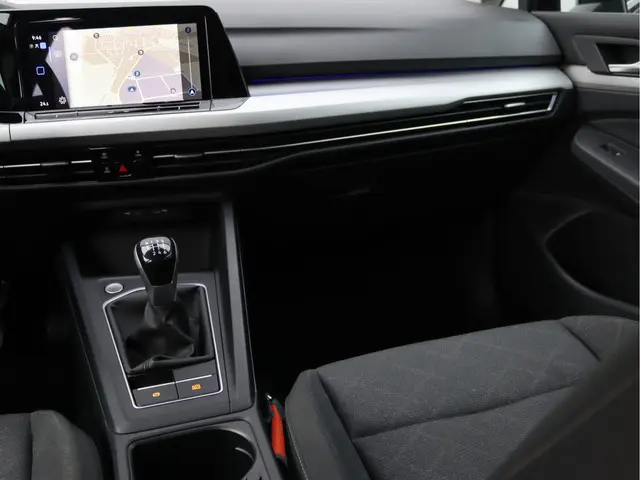 Volkswagen Golf Variant 1.0 TSI Life 2022 Benzine 17