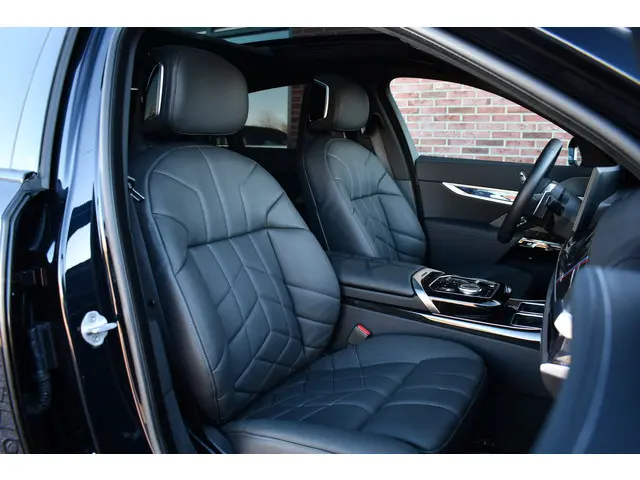 BMW 7 Serie 750e xDrive M-Sport 2025 Hybride Benzine 59