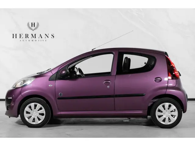 Peugeot 107 1.0 Envy 2013 Benzine 2