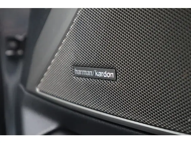 BMW 3 Serie 330i M-Sport 2021 Benzine 14