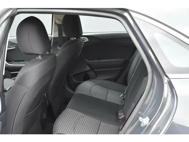 Kia Ceed 1.0 T-GDi DynamicLine 2022 Benzine 12