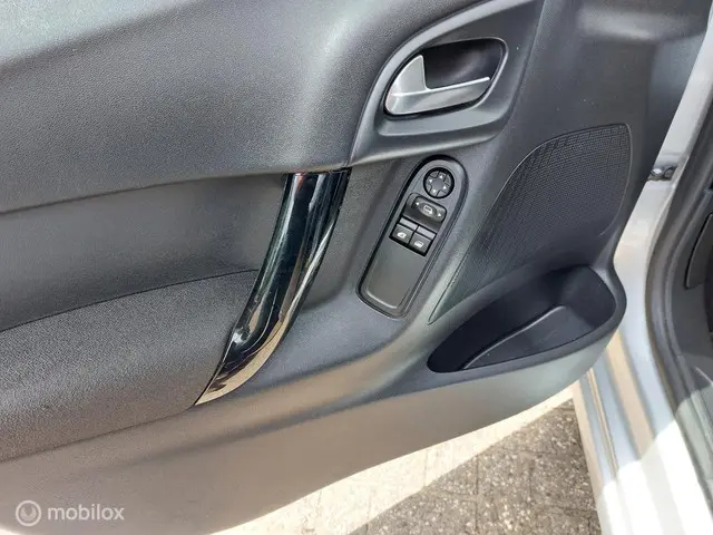 Citroën C3 1.2 PureTech Exclusive 2016 Benzine 8