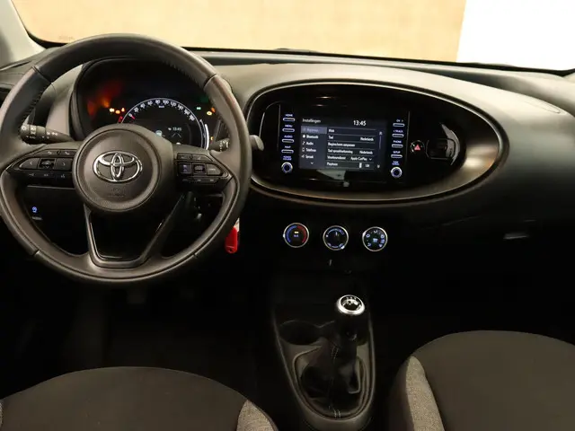 Toyota Aygo X 1.0 VVT-i MT Play 2023 Benzine 18