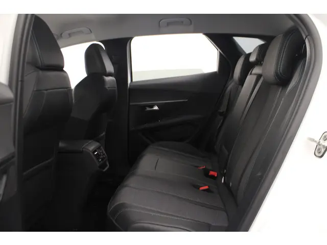 Peugeot 3008 1.6 HYbrid 225 Allure 2021 Hybride Benzine 19