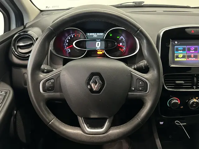 Renault Clio Estate 0.9 TCe 90 Limited 2018 Benzine 33
