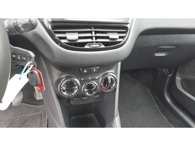 Peugeot 208 1.2 VTi Urban Soul 2013 Benzine 21