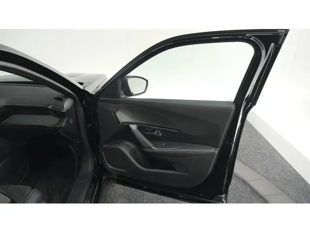 Peugeot 2008 PureTech 130 EAT8 GT 2024 Benzine 74
