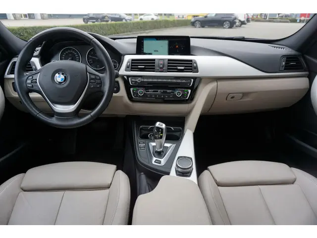 BMW 3 Serie 330e High Executive 2016 Hybride Benzine 8