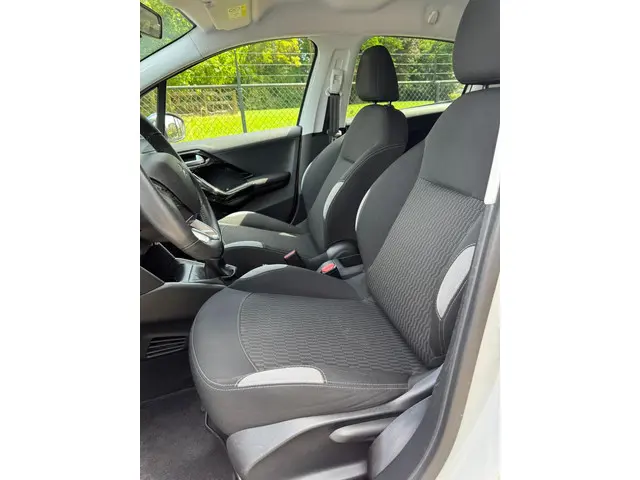 Peugeot 208 1.2 VTi Style /Navi/Airco/5-Deurs/ 2014 Benzine 17