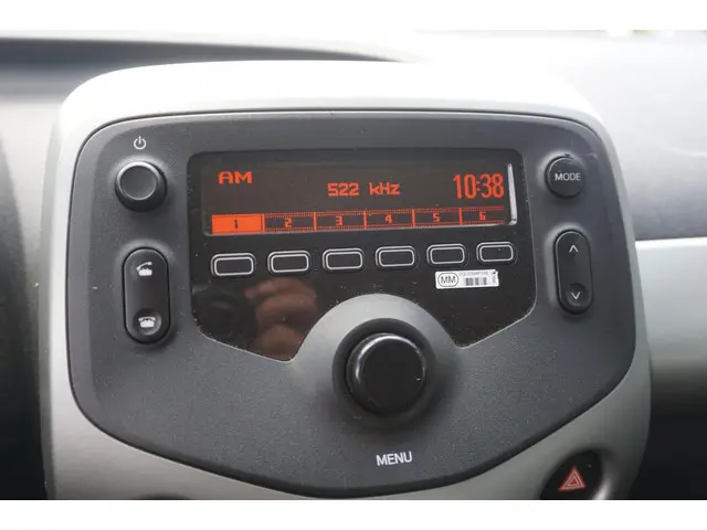 Citroën C1 1.0 e-VTi Feel * 12 maanden BOVAG * 2014 Benzine 11