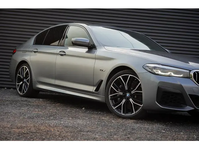 BMW 5 Serie 530e High Executive 2022 Hybride Benzine 26