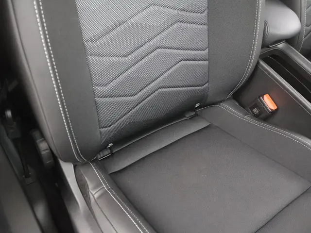 Jeep Avenger 1.2 Altitude 2024 Benzine 38