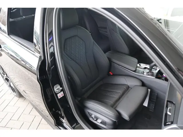 BMW 5 Serie Touring 530e xDrive 2024 Hybride Benzine 20