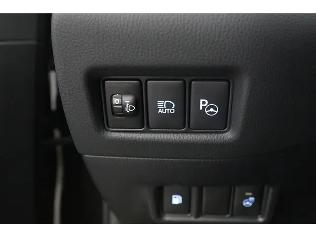 Toyota C-HR 1.8 Hybrid Style 2019 Hybride Benzine 30