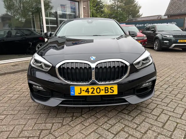 BMW 1 Serie 118i Executive Edition 2020 Benzine 3