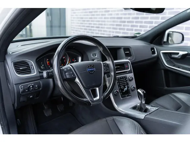 Volvo V60 2.0 T4 Ocean Race 2018 Benzine 16