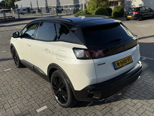 Peugeot 3008 1.6 HYbrid GT P.Bns 2021 Hybride Benzine 5