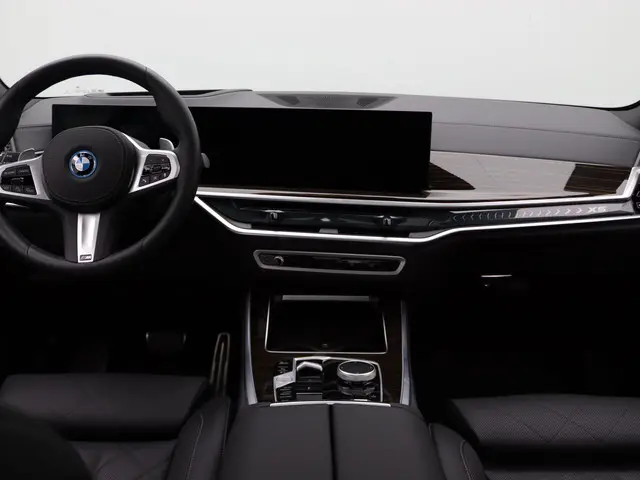 BMW X5 xDrive50e 2024 Hybride Benzine 6