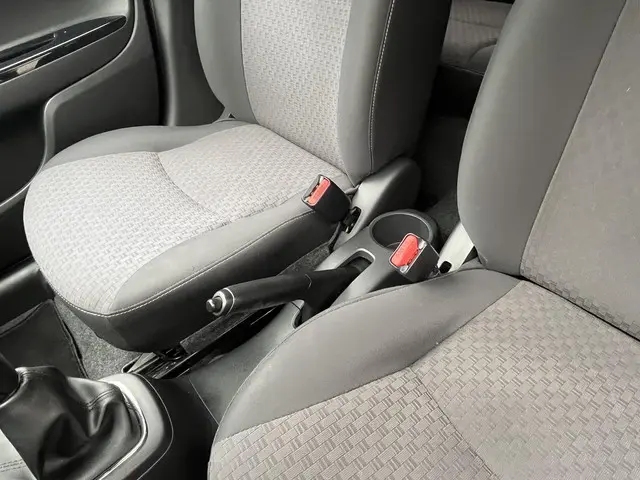 Mitsubishi Space Star 1.0 Intense 2016 Benzine 11