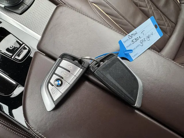 BMW 5 Serie Touring 530e M-Sport 2021 Hybride Benzine 35