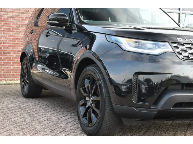 Land Rover Discovery 3.0 D300 HSE 2021 Diesel 33