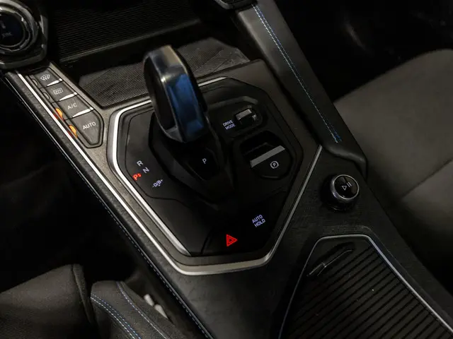 Lynk & Co 01 1.5 / 261pk / Blackstyle 2022 Hybride Benzine 40