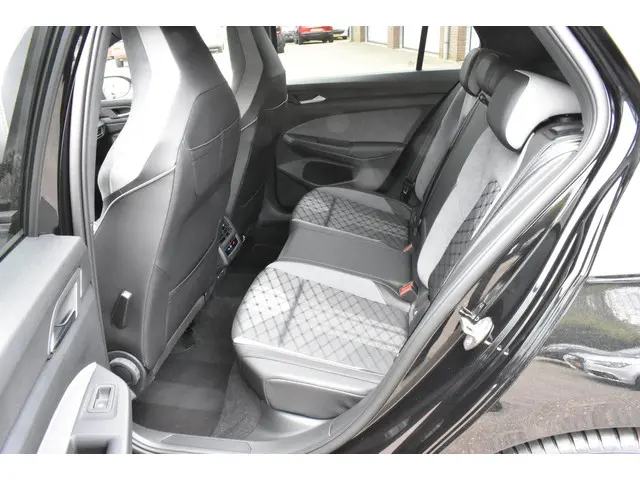 Volkswagen Golf 1.5 TSI R-Line 2023 Benzine 13