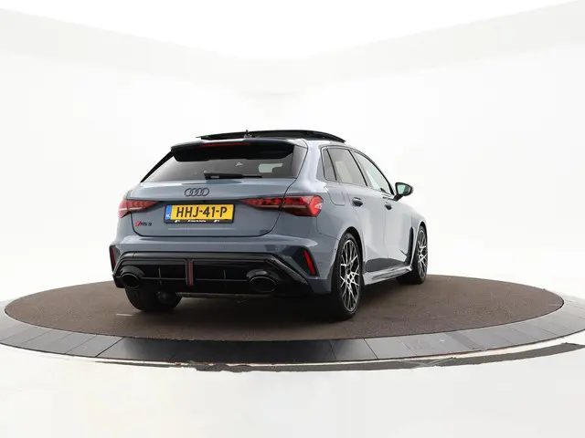 Audi RS3 Sportback 2.5 TFSI quattro 400 PK 2025 Benzine 2