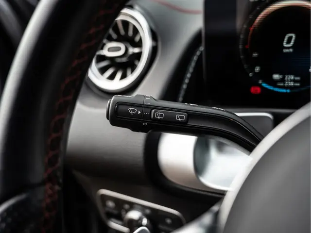 Mercedes-Benz EQB 250 AMG Line 67 kWh 2022 Elektrisch 36