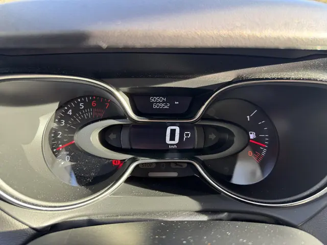 Renault Captur 1.3 TCe 150pk EDC Intens 2019 Benzine 17