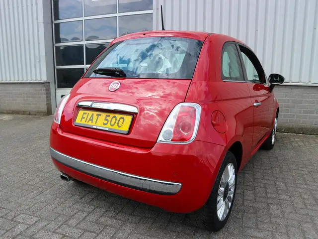 Fiat 500 1.2 Lounge 2015 Benzine 6