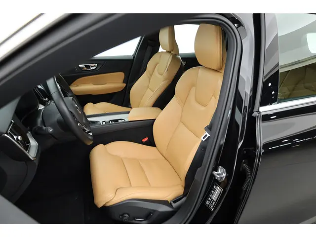 Volvo V60 2.0 T4 Inscription 2020 Benzine 3