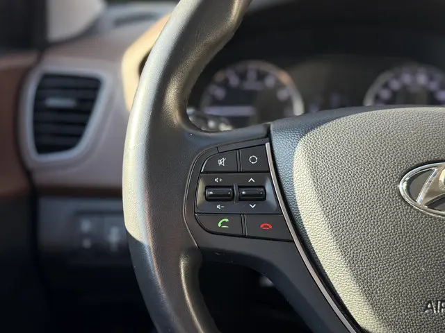 Hyundai i20 1.0 T-GDI Essence 2016 Benzine 18