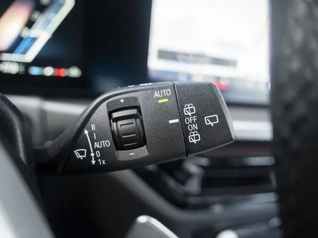 BMW 3 Serie Touring 320i 2025 Benzine 19