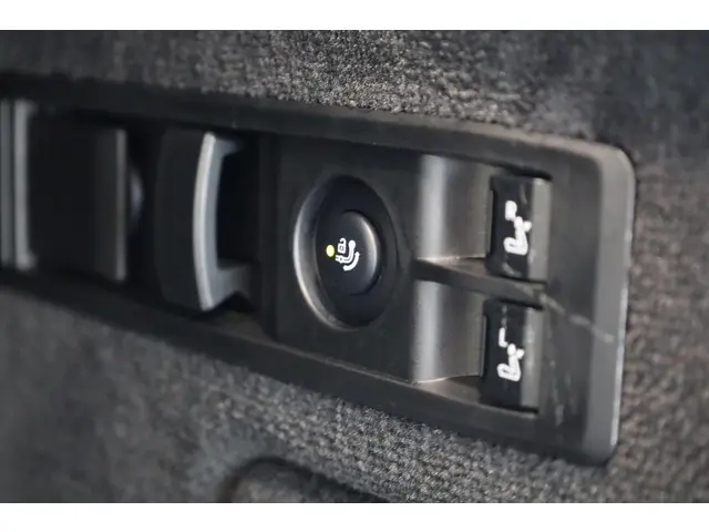 BMW iX xDrive40 High Executive 77 kWh 2022 Elektrisch 32