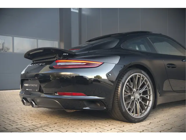 Porsche 911 3.0 Carrera 2018 Benzine 24