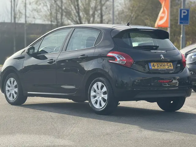 Peugeot 208 1.0 VTi LIKE 2014 Benzine 4