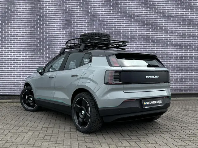 Volvo EX30 Extended Range Plus 2025 Elektrisch 6