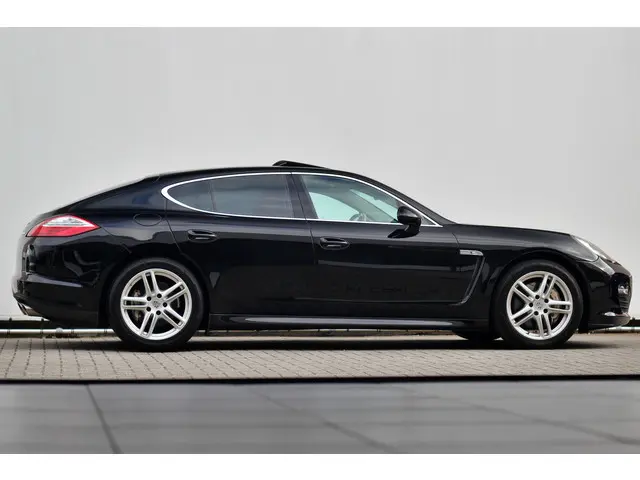Porsche Panamera 4.8 S 2012 Benzine 3