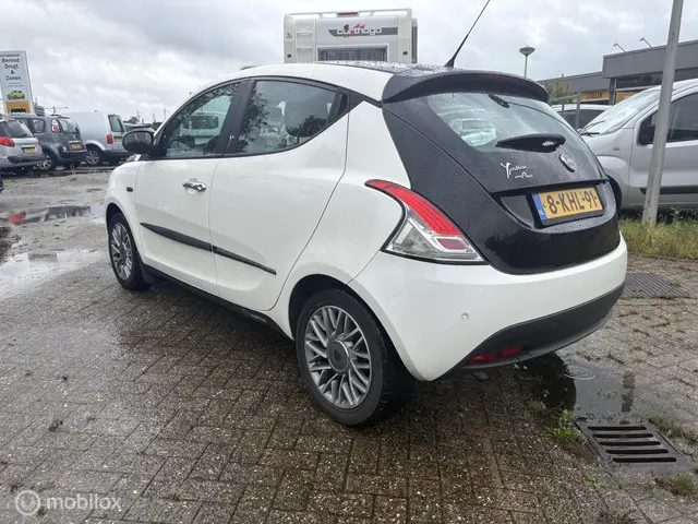 Lancia Ypsilon 0.9 TwinAir Silver 2013 Benzine 6