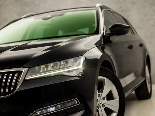 Škoda Superb Combi 1.5 TSI ACT Sport Deluxe 2020 Benzine 18