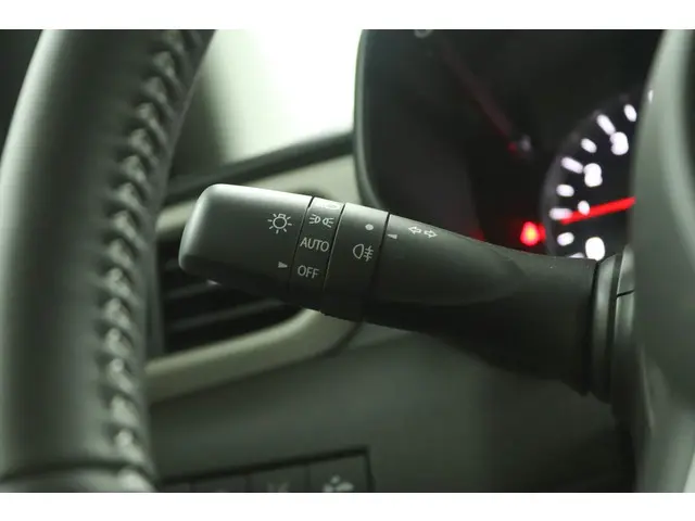 Suzuki Swift 1.2 Style Smart Hybrid 2025 Benzine 29